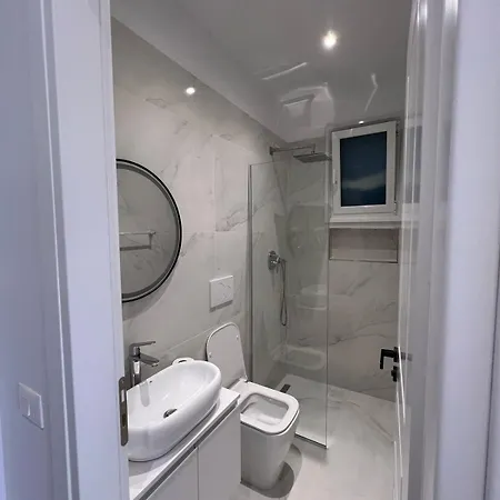 Apartment Dangolli House *