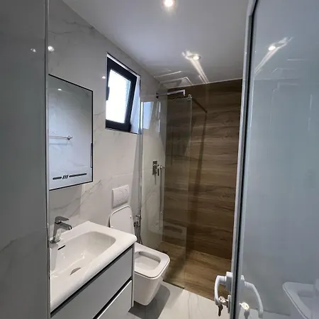 アパート Dangolli House Vlorë