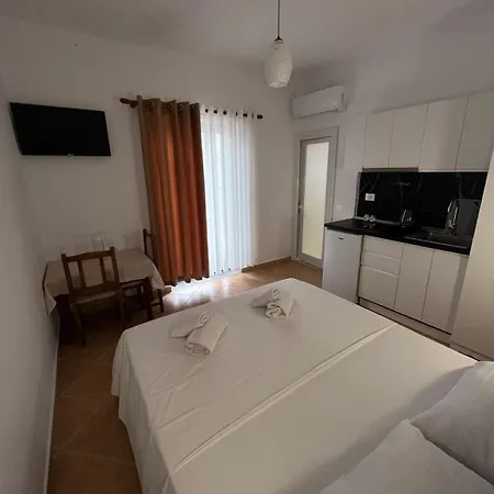 Apartment Dangolli House *