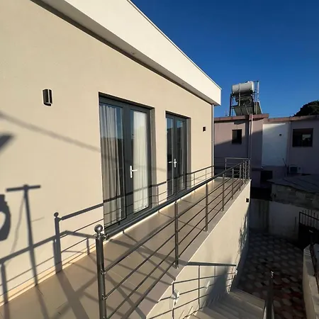 Apartment Dangolli House *